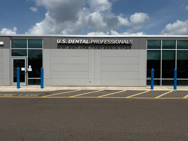 U.S. Dental Professionals building sign in Brandon